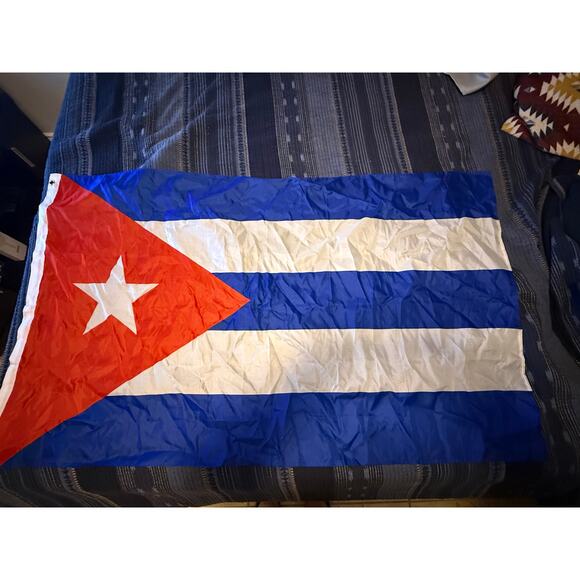 Cuba Flag 3x5 ft – Polyester with Grommets - Picture 1 of 1